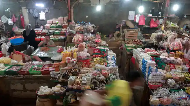 Harga Barang-barang di Pasar Bersiap Melonjak Imbas Kenaikan Harga Plastik
