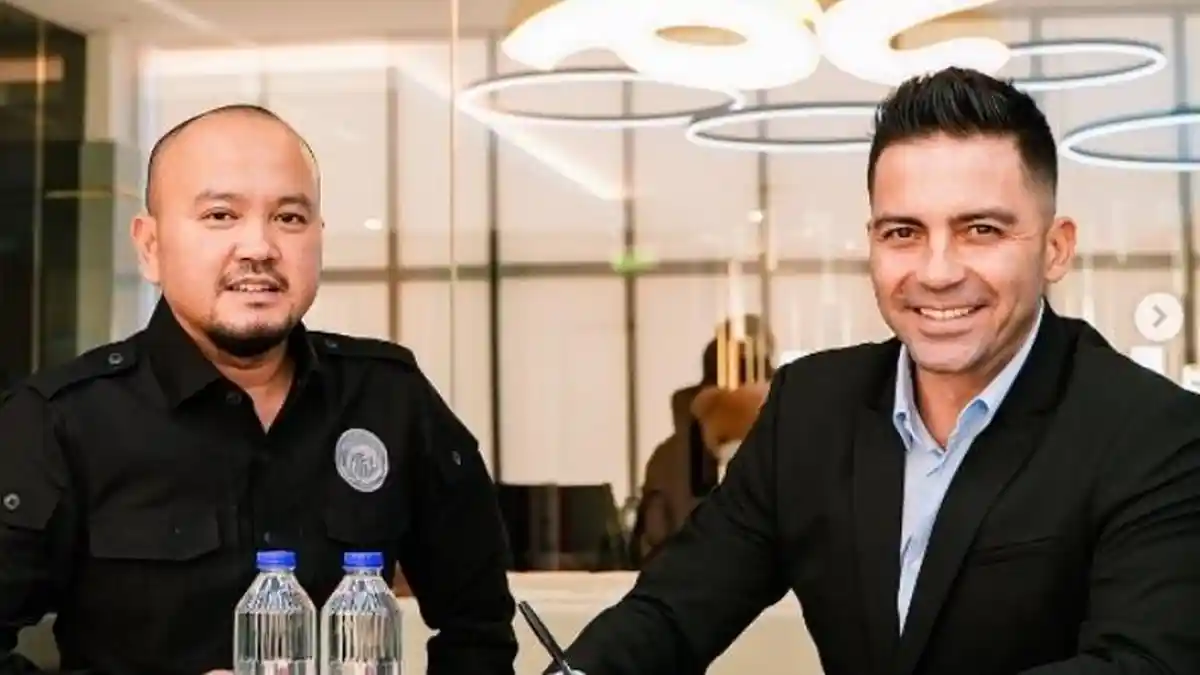 BREAKING NEWS - Arema FC Tunjuk Javier Roca sebagai Pelatih Baru ...