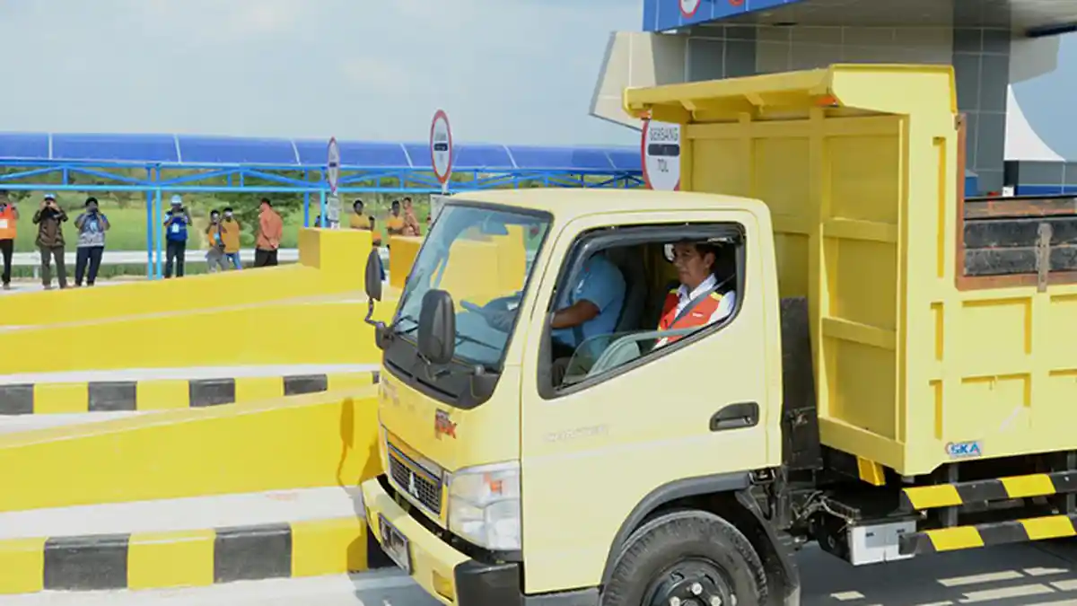 Jokowi Naik 'Kepala Kuning', Mitsubishi Tak Berharap Apa-apa
