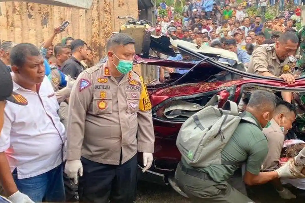 INNALILLAHI! Kecelakaan Beruntun di Simalungun, Truk Tabrak Sejumlah Kendaraan, Total 6 Orang Tewas