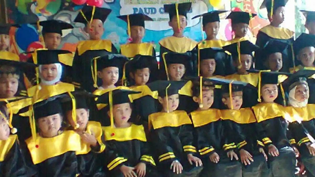 Beredar Status Viral yang Berisikan Kritik Terhadap Wisuda Paud, Tidak Etis Untuk Anak-anak?