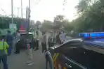 Aparat-gabungan-bersiaga-di-Jembatan-Gondang-1-Tulungagung-jelang-penutupan.jpg