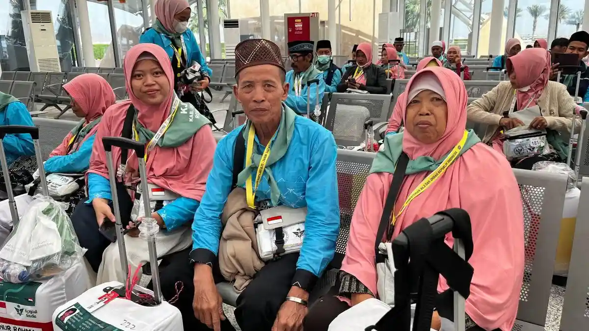 Tangis Haru Jemaah Haji Indonesia saat Tiba di Tanah Suci