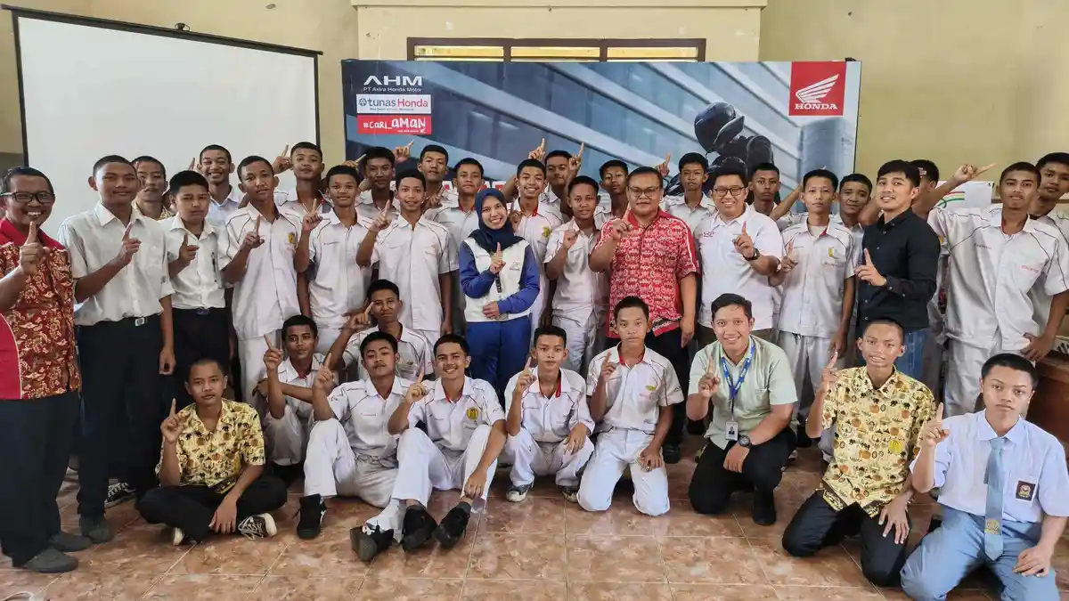 TDM Edukasi Berkendara Aman Bertanggungjawab di SMKN 2 Bandar Lampung