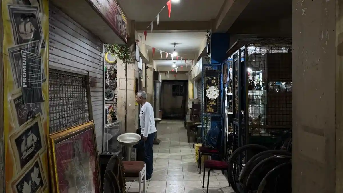 Nasib Pedagang di Pasar Klithikan Pakuncen yang Kian Sepi Pengunjung