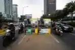 Galian Kabel Listrik di Tengah Jalan