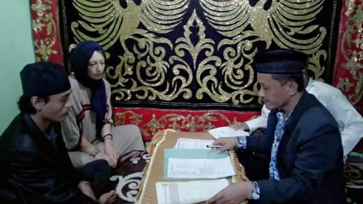 Sebulan Sebelum Dinikahi Pemuda Luwu Utara, Wanita Jerman Ini Masuk Islam