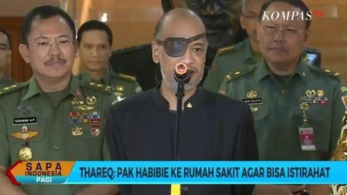 Terjawab Sudah, Thareq Habibie Perlihatkan Bola Matanya, Ternyata ini Alasan Matanya Ditutup