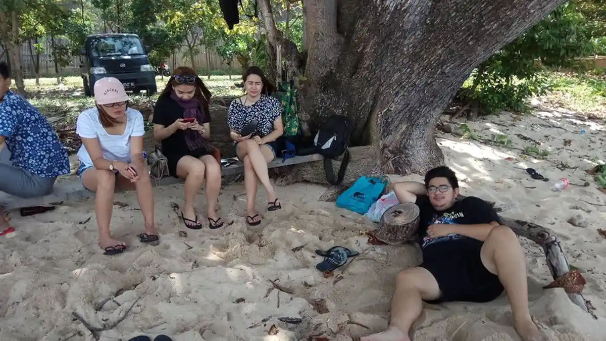 Pantai New Triple M Lokasi Wisata Murah Patut Dikunjungi