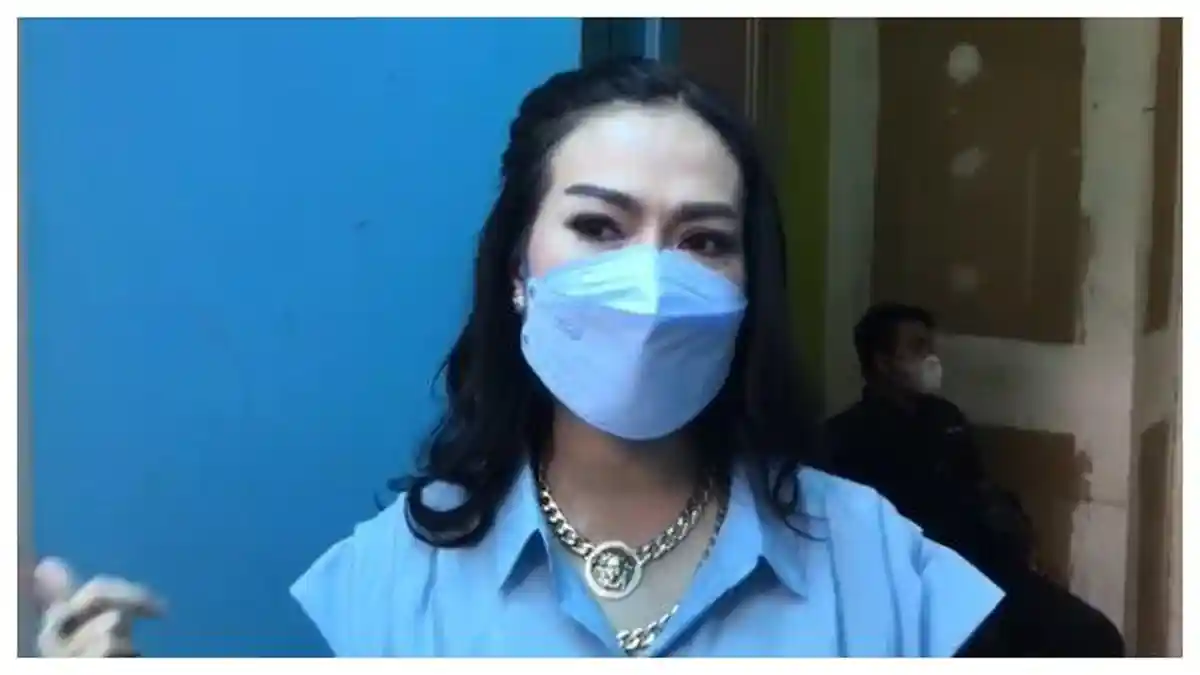 Mengaku Kaget, Iis Dahlia Bicara soal Kedekatan Ayus dan Nissa Sabyan: Tiap Hari Sama-sama