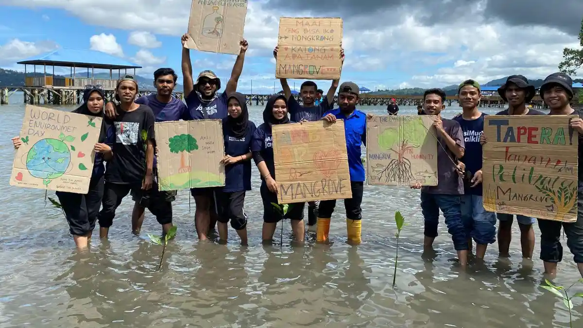 Dari Kota Ambon, Anak Muda Maluku Kampanyekan Jaga Iklim