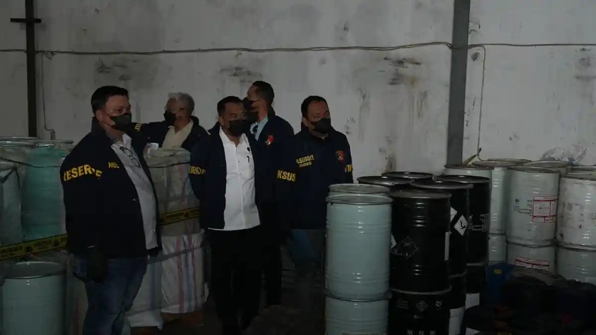 Beroperasi 2 Tahun, Dua Pedagang Distribusikan 840 Ton Sianida Ilegal Senilai Rp 769 Miliar - Tribunnews.com