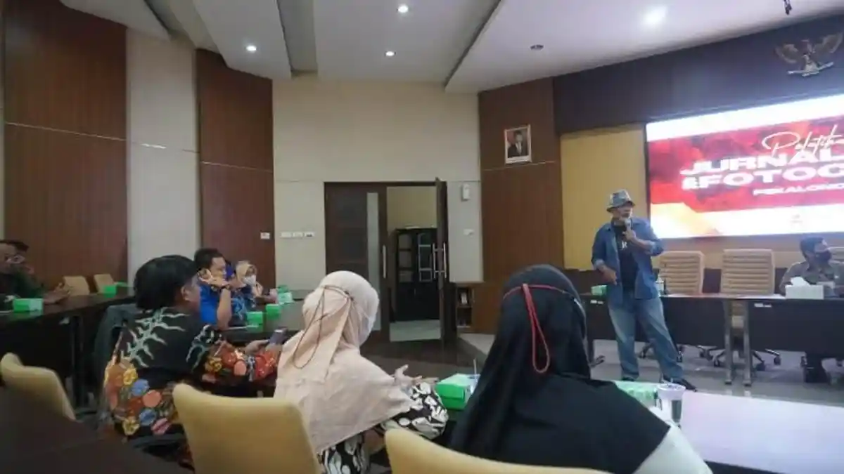 Adakan Pelatihan Jurnalistik, Sekda Kota Pekalongan Ingatkan Kode Etik dan UU Pers pada Wartawan