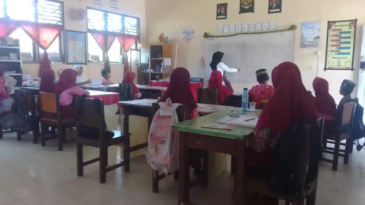 SDN 16 Dampelas Donggala Manfaatkan Kamus Bergambar Bahasa Dampelas, Upaya Lestarikan Bahasa Daerah