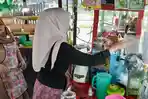 17042026-penjual-es.jpg