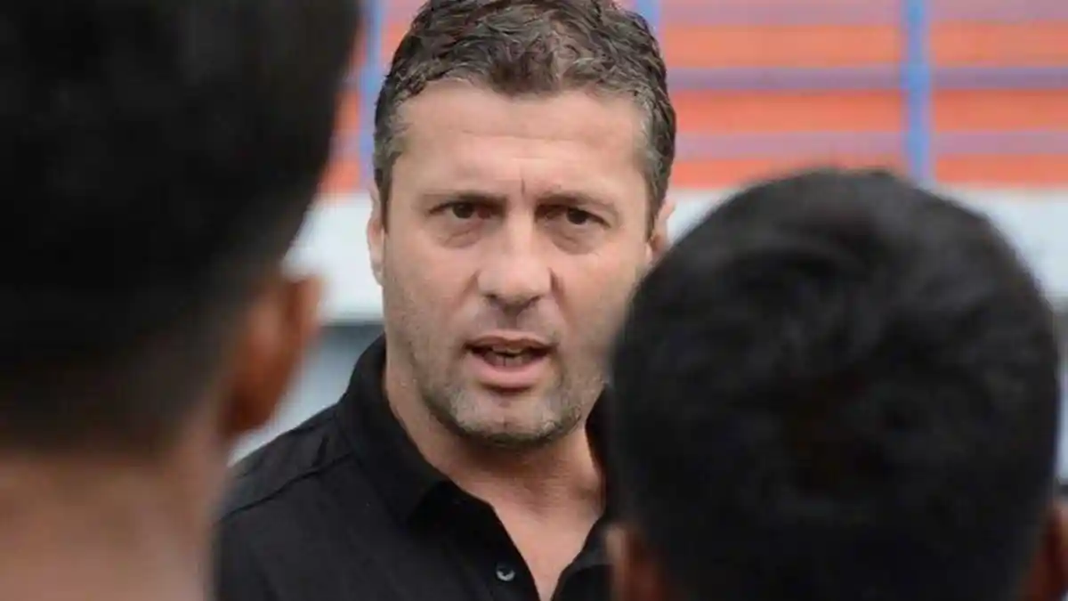 BERITA PERSIB - Terbaru, Beda Pelatih Miljan Radovic dan Mario Gomez soal Target Persib Bandung
