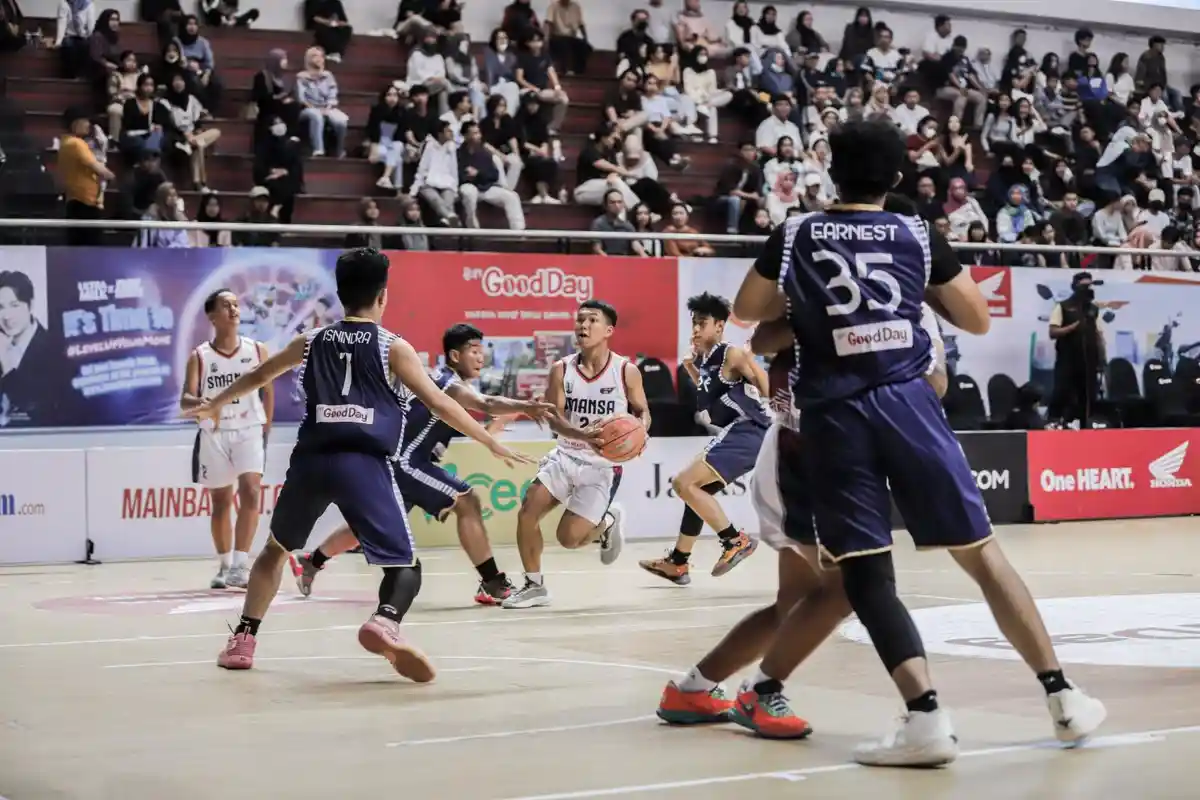 Menang di Akhir Pekan, Putra-Putri Smansa Tuban Tampil Apik di Honda DBL with Kopi Good Day 2023