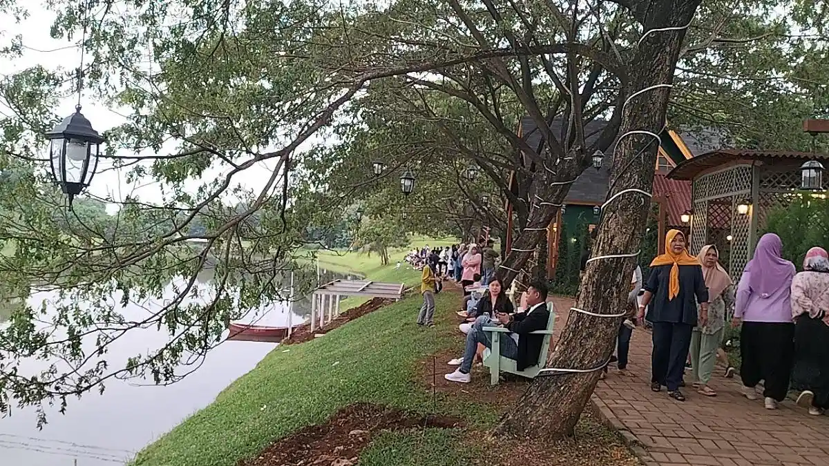 Kuliner Depok Baru Buka, Vilo Lakeside Cimanggis Hadirkan Nuansa Restoran di Tepi Danau