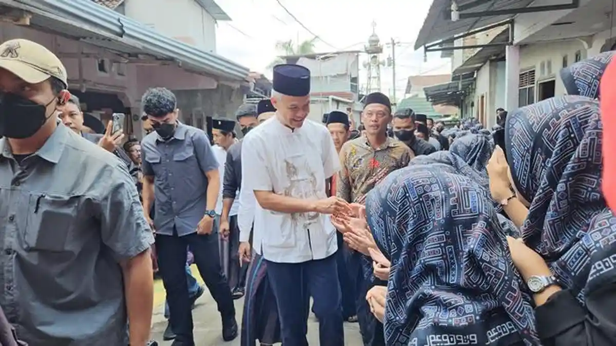 Kunjungi Ponpes Darussalam Watucongol Magelang, Ganjar: Tak Bicara Jateng, Tapi Seluruh Indonesia