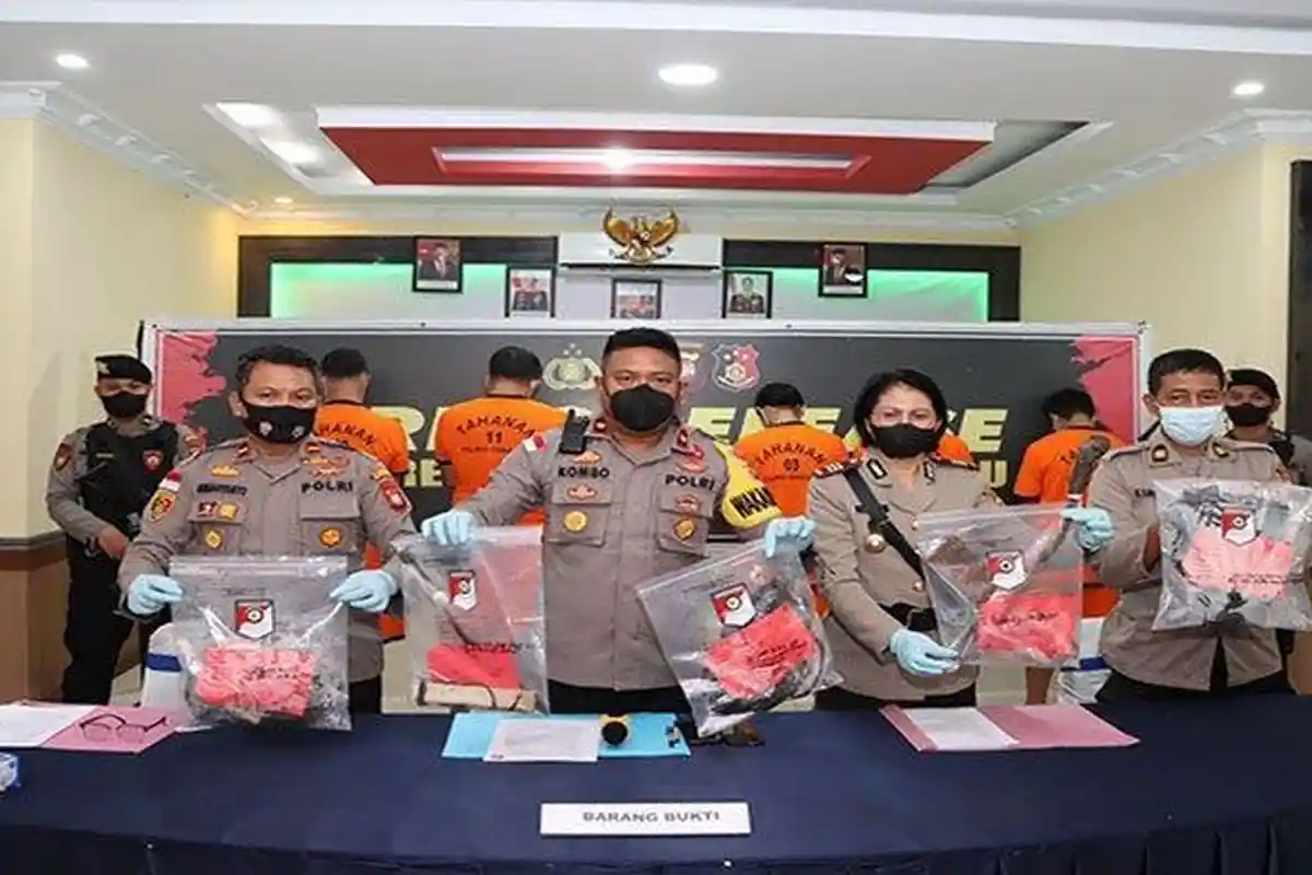 Fakta Baru Pembunuhan di Sanggau, Ninja Sawit Hantam Deni Sitinjak Pakai Parang Meski Sudah Roboh