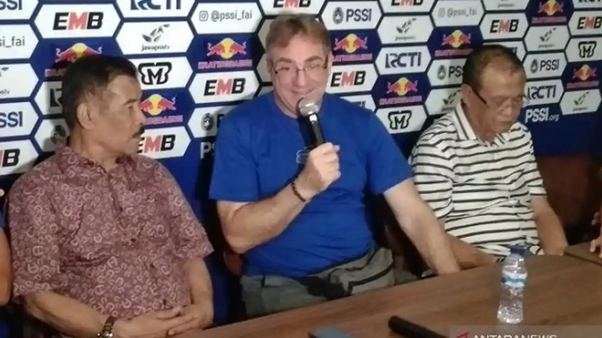 Gantikan Miljan Radovic, Robert Rene Alberts Canangkan Target Tinggi Bersama Persib Bandung