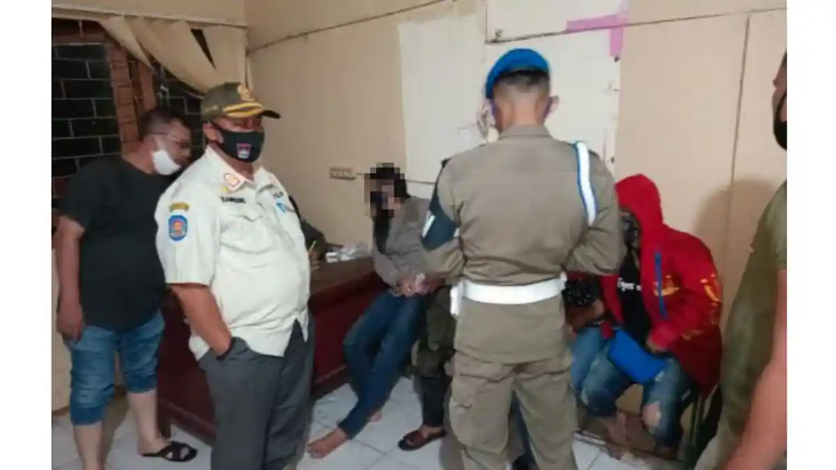 Satpol PP Padang Giring 9 Pemandu Karaoke di Kawasan By Pass, Amankan Juga 2 Unit Speaker