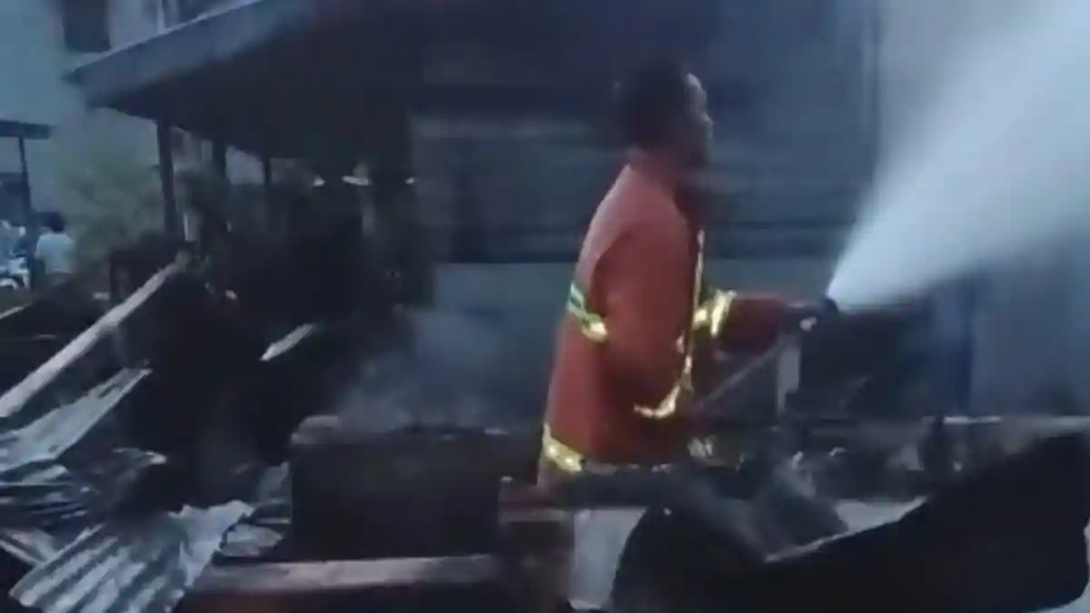 Nahas, Lilin Jatuh Picu Kebakaran 3 Rumah di Langkat
