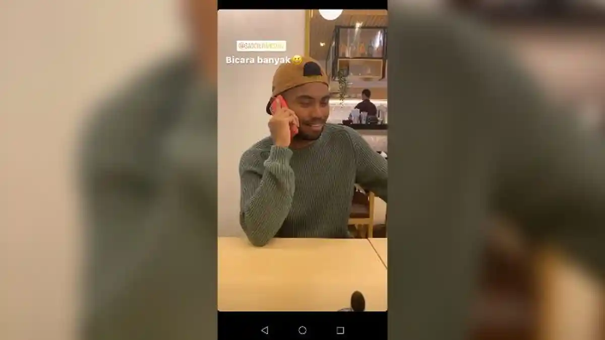 Terciduk Bareng Pemain Persib Bandung, Tanda Saddil Ramdani Berbaju Biru Persib?