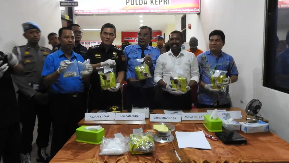 Polda Kepri Musnahkan 5 Kilo Sabu, Ditangkap di Pelabuhan Batam Centre dan Bandara
