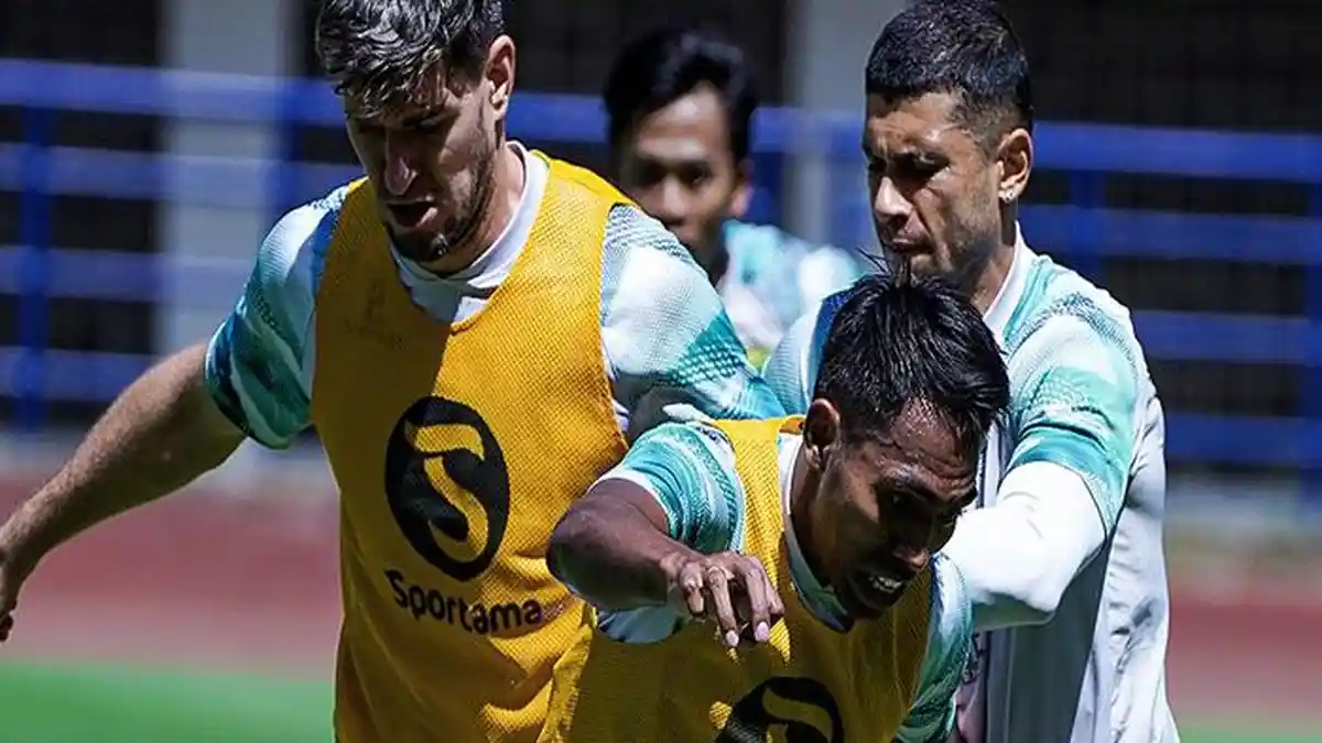Pemain Persib Bandung Kembali Berlatih, Beckham Ikut Latihan Terpisah, Seperti Ini Kondisinya