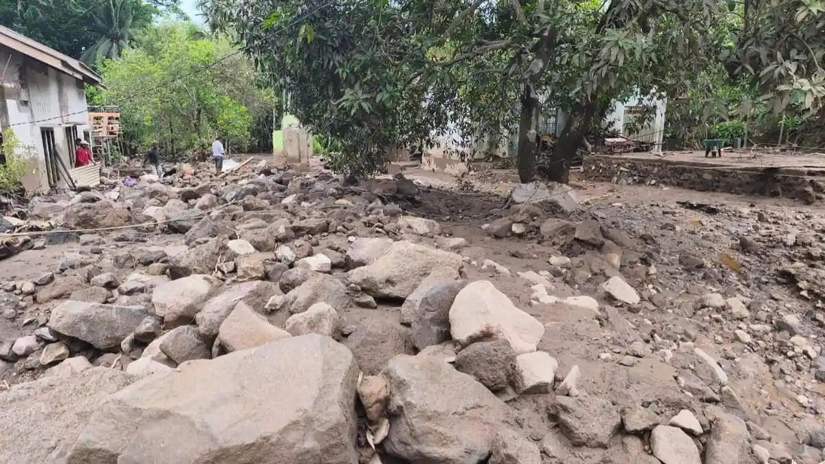 Gunung Lewotobi Laki-laki Waspada, Banjir Lahar Terus Mengancam