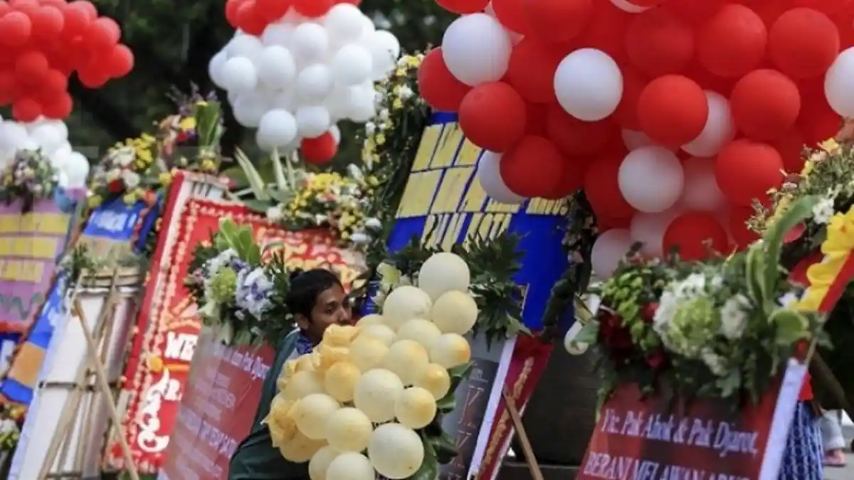 Penjaja Bunga dan Balon Online Mendadak Banjir Pesanan