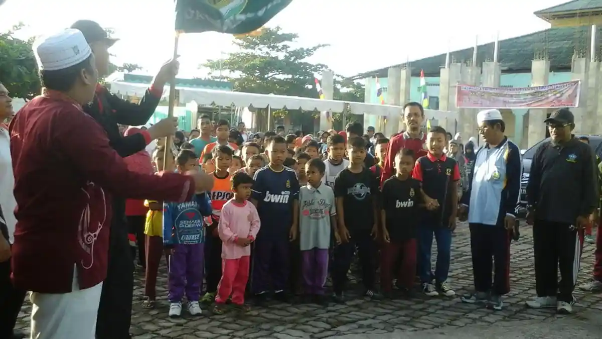 Peringati Maulid Nabi Muhammad SAW, DKM Masjid Miftahul Falah Gelar Jalan Sehat