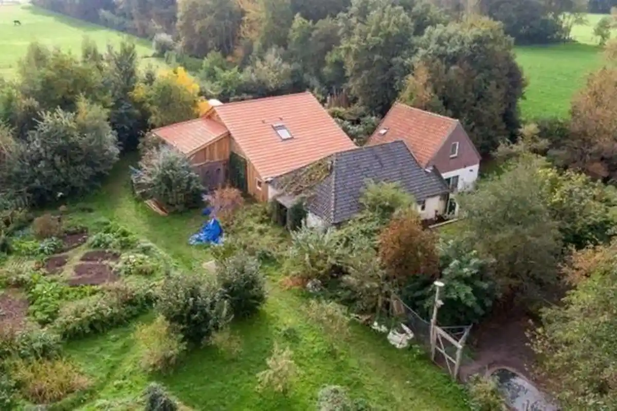 Kisah Sekeluarga Ayah dan 5 Anaknya 'Menunggu Hari Kiamat' Bersembunyi di Bawah Tanah Selama 9 Tahun