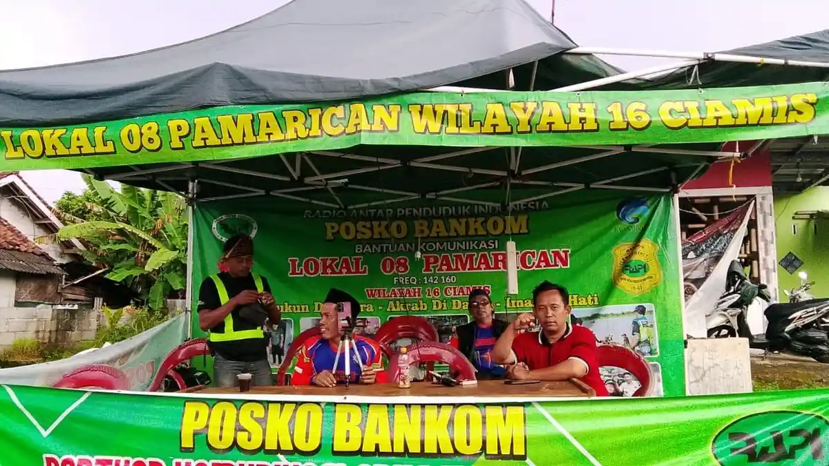 Puluhan Relawan RAPI Pamarican Siaga 24 Jam di Jalur Banjar–Pangandaran