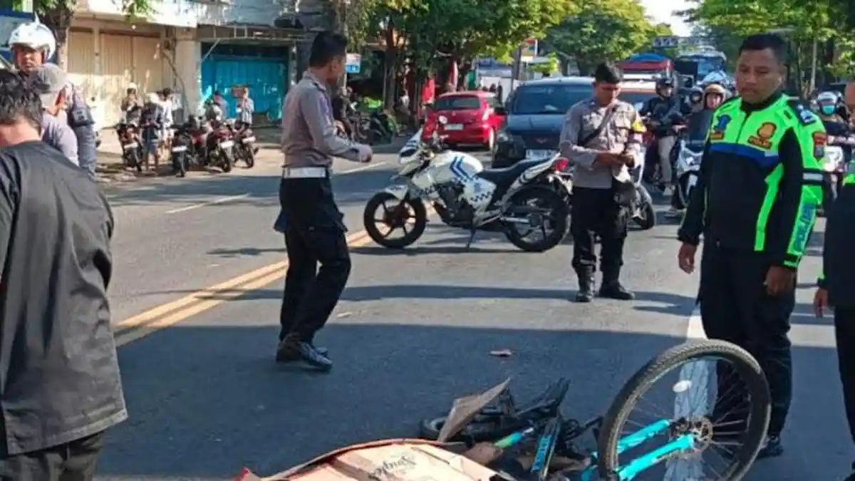 Kecelakaan Maut di Tulungagung, Pesepeda Tewas Terlindas Truk, Sopir Terus Melaju