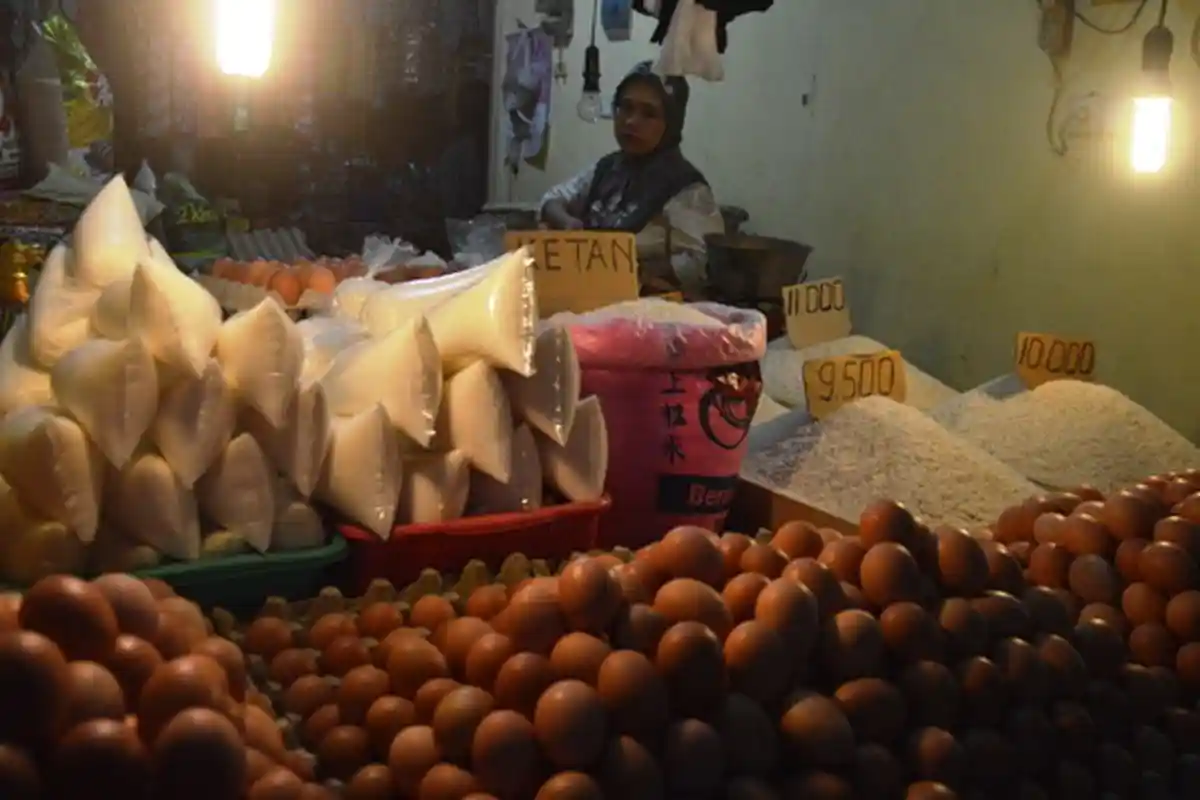 Emak-emak Menjerit, Harga Beras dan Telur Meroket