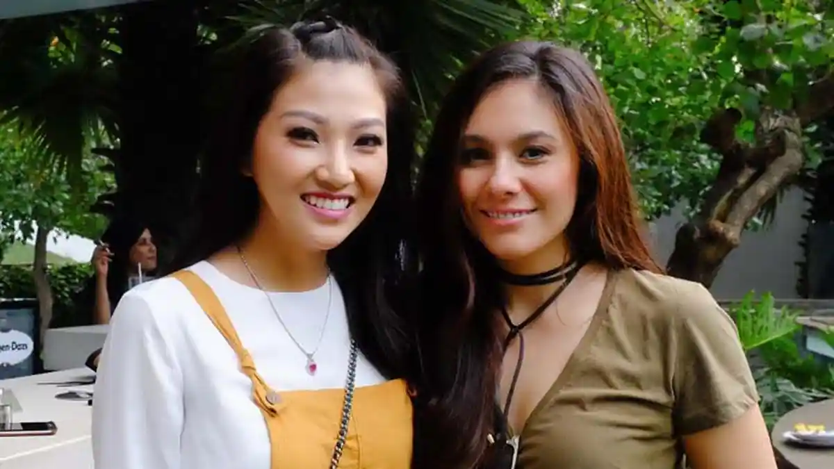 Instagram Sarwendah - Foto Bareng Wulan Guritno, Fans Ayu Ting Ting Baper