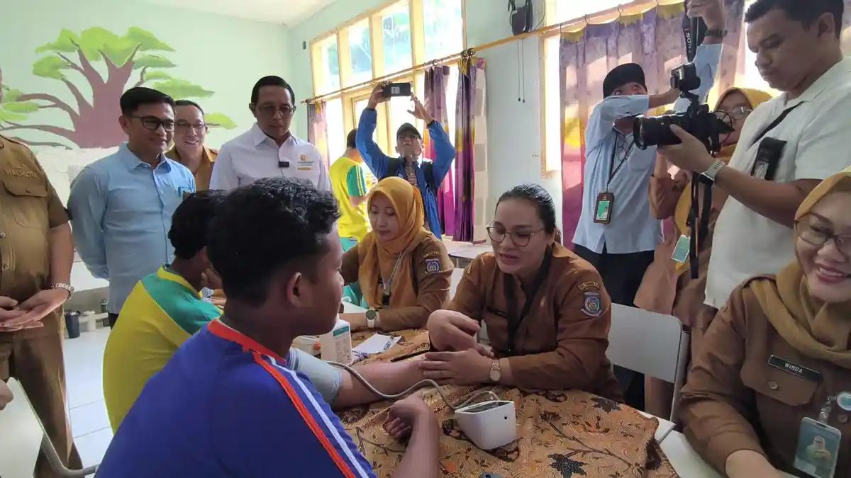 Pelajar SMAN 6 Tangsel Terdeteksi Hipertensi saat Cek Kesehatan Gratis 