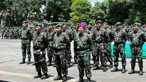 Danrem-072Pamungkas-Kasdam-IVDiponegoro-dan-Danlanal-Yogyakarta-apel-di-Mandala-Krida.jpg