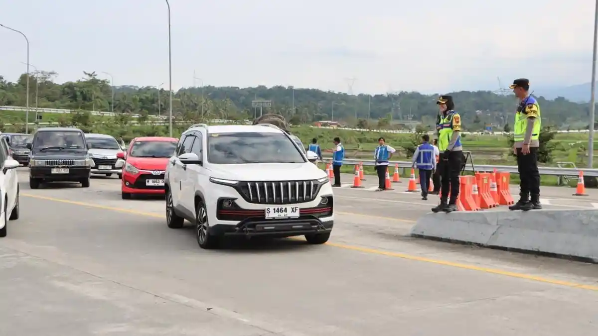 Puncak Arus Balik Lewat Kab Semarang Terjadi Sabtu, Per Jam 3.000 Kendaraan Melintasi GT Banyumanik