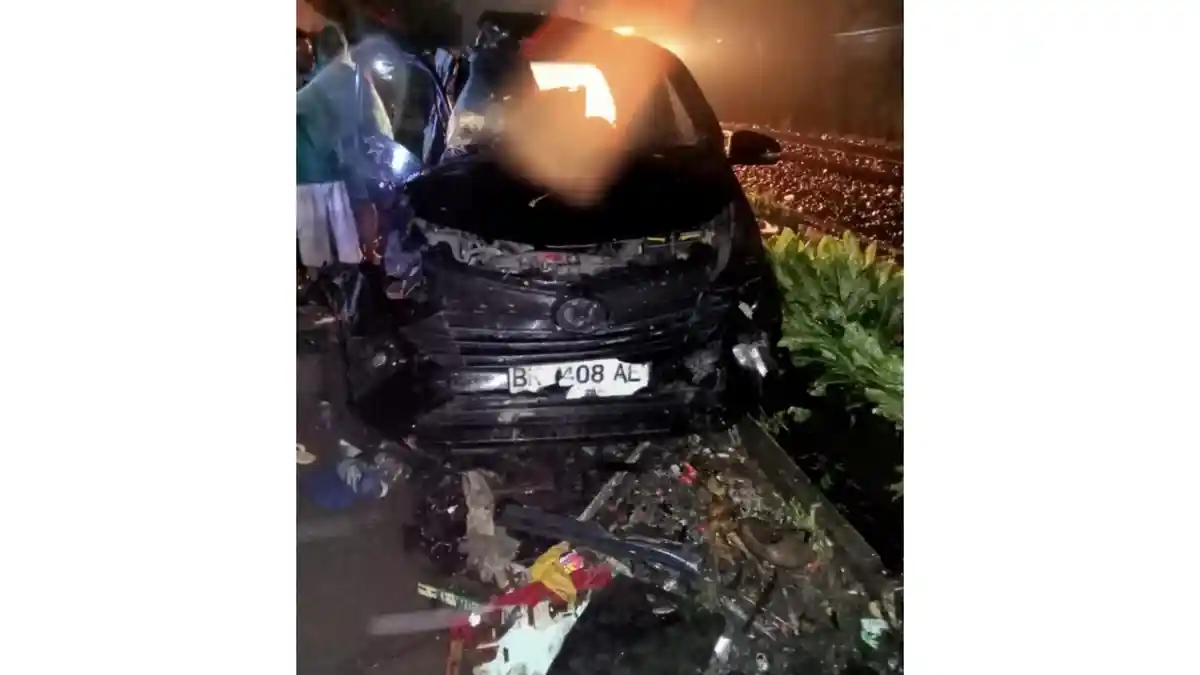 Tabrakan Kereta Api Vs Mobil di Sunggal, Tiga Orang Alami Luka Berat