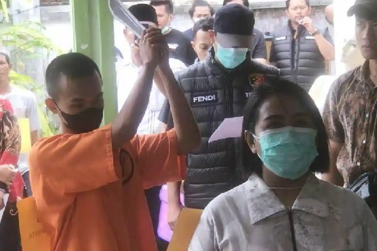 Pembunuh 2 Wanita yang Jasadnya Membusuk di Shelter Anjing Kota Blitar Peragakan 20 Adegan