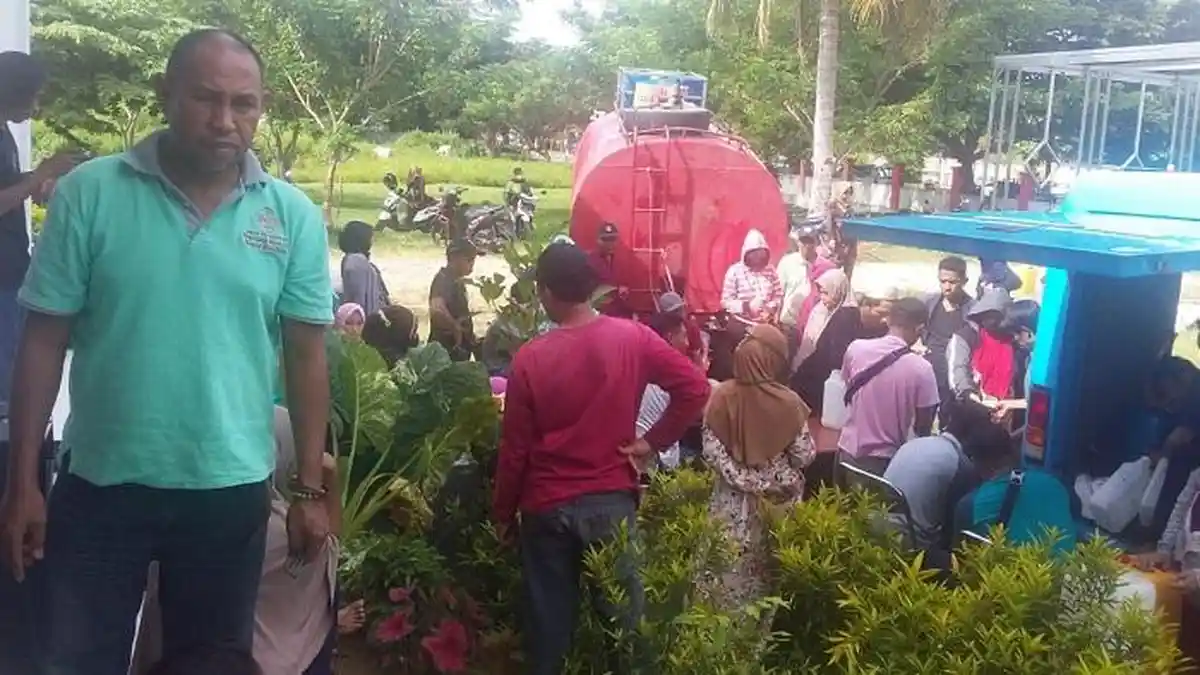 Jelang Lebaran, Pemda Parimo Gelar Operasi Pasar Minyak Goreng Curah 9 Ton