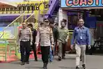 suryamalang/Petugas-dari-Polres-Batu-mendatangi-tempat-wisata-Jatim-Park-1-di-Kota-Batu.jpg