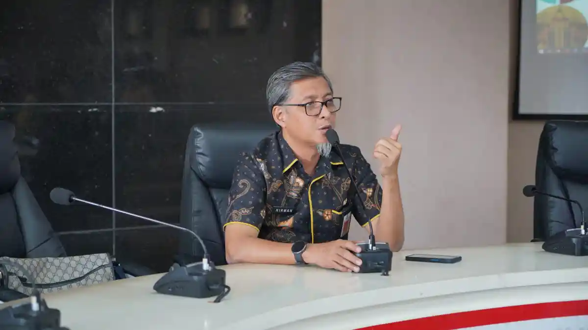 ‎88.809 Warga Makassar Terima Bantuan Beras dan Minyak Goreng