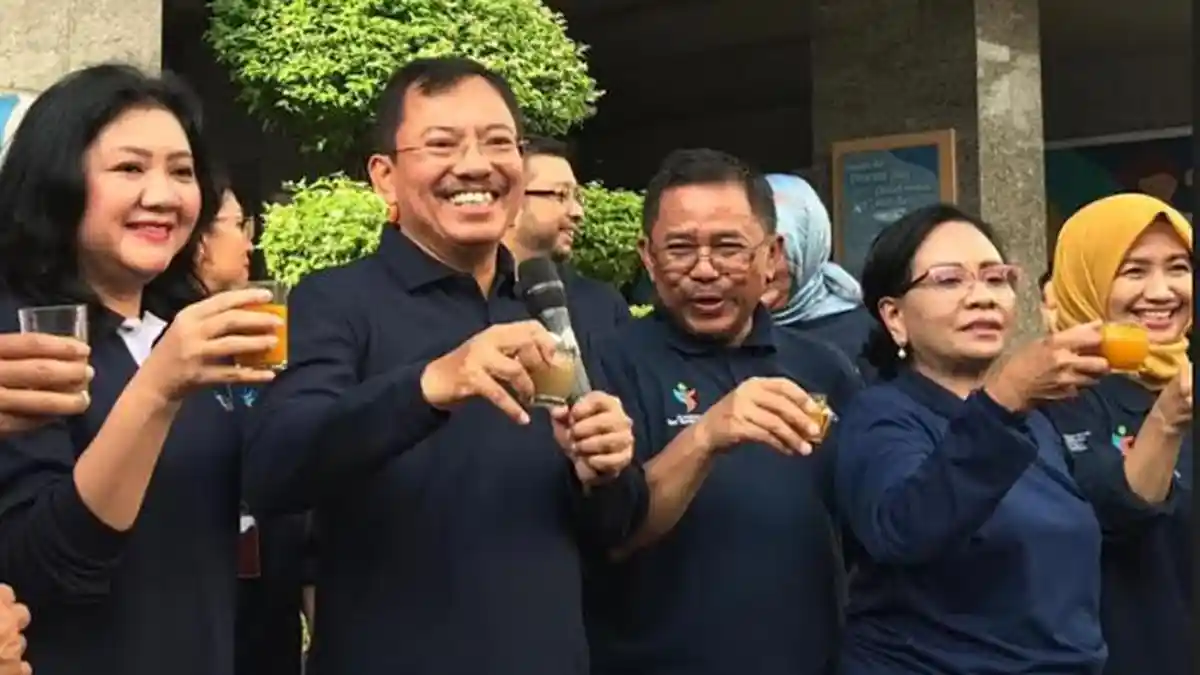 Hari Valentine Ala Menkes Terawan, Tunjukan Kasih Sayang ke Pasangan dengan Jamu