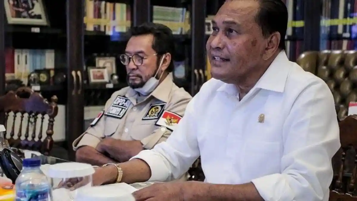 Abdullah Puteh Minta 10 Bus Mahasiswa untuk UIN dan USK, Langsung Disetujui Dirjen Perhubungan Darat
