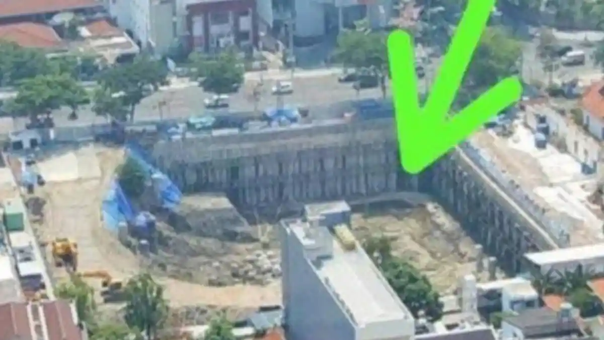 Seperti Ini Penampakan Jalan Raya Gubeng yang Ambles Dilihat dari Udara