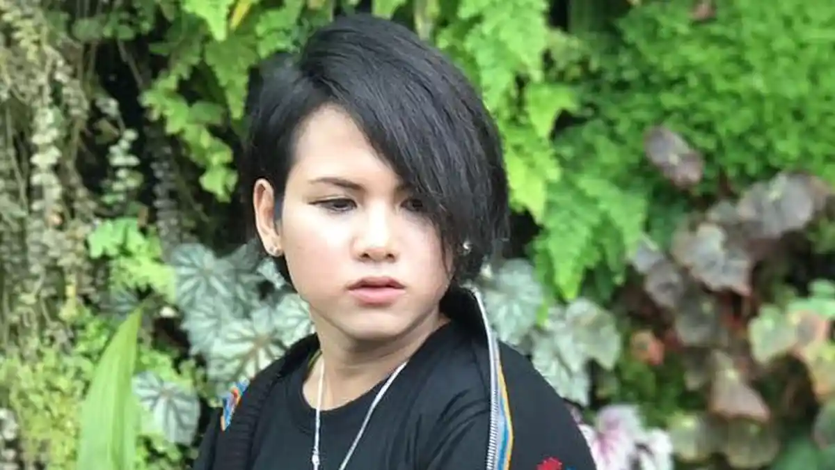 Berubah Total Usai di Talak, Penampilan Baru Evelyn Ini Bikin Pangling Abis!